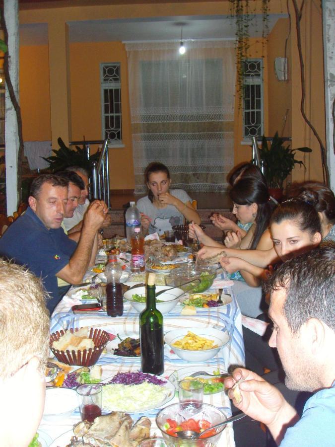 Florians Guesthouse Shkodër Esterno foto