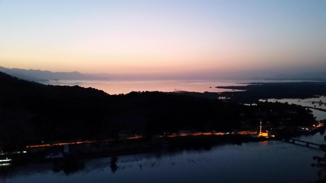 Florians Guesthouse Shkodër Esterno foto